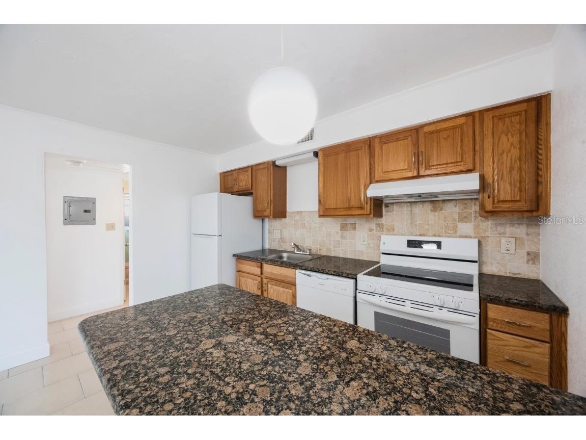 11485 2nd Street E Treasure Island FL 33706 TB8347122 image11