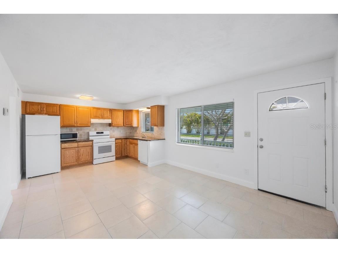 11485 2nd Street E Treasure Island FL 33706 TB8347122 image25