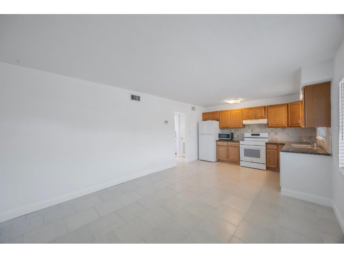 11485 2nd Street E Treasure Island FL 33706 TB8347122 image26