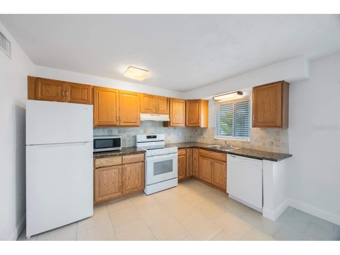 11485 2nd Street E Treasure Island FL 33706 TB8347122 image28