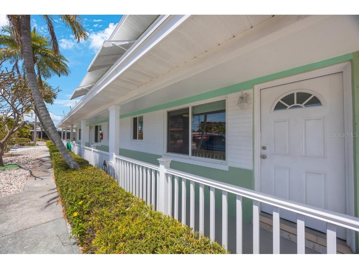 11485 2nd Street E Treasure Island FL 33706 TB8347122 image37