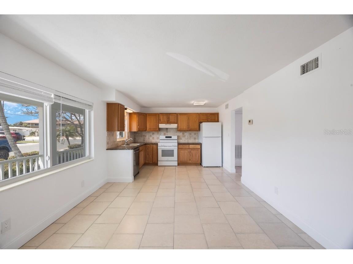 11485 2nd Street E Treasure Island FL 33706 TB8347122 image39