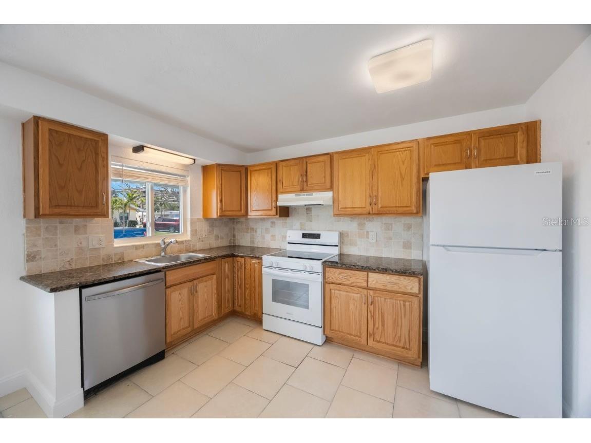 11485 2nd Street E Treasure Island FL 33706 TB8347122 image40