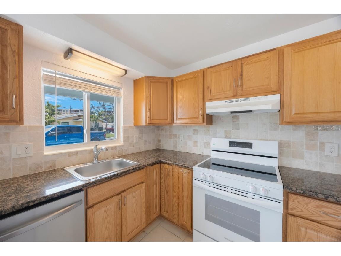 11485 2nd Street E Treasure Island FL 33706 TB8347122 image41