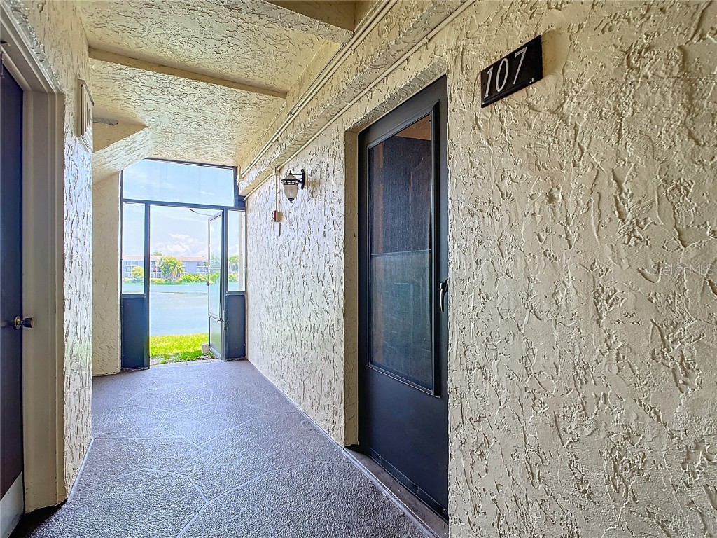11485 Oakhurst Road #-107 Largo FL 33774 U8242592 image1