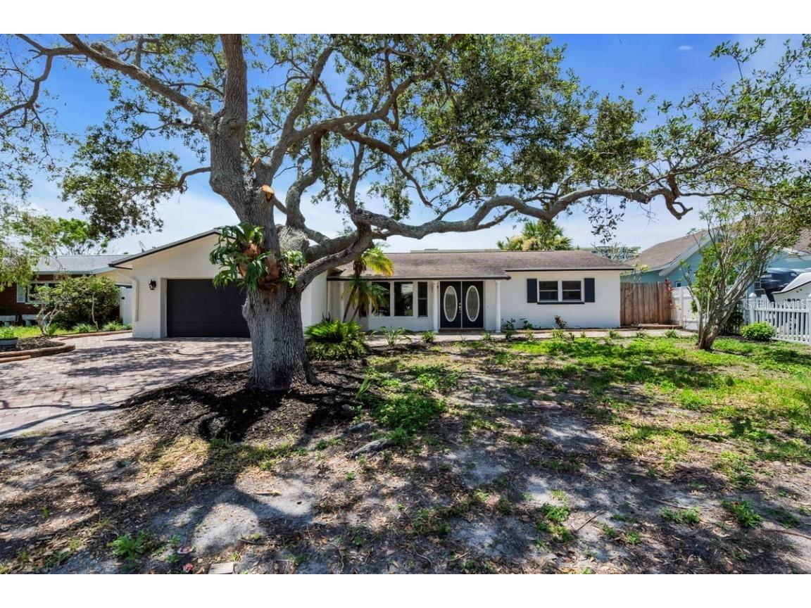 11490 48th Avenue N Saint Petersburg FL 33708 TB8394898 image1