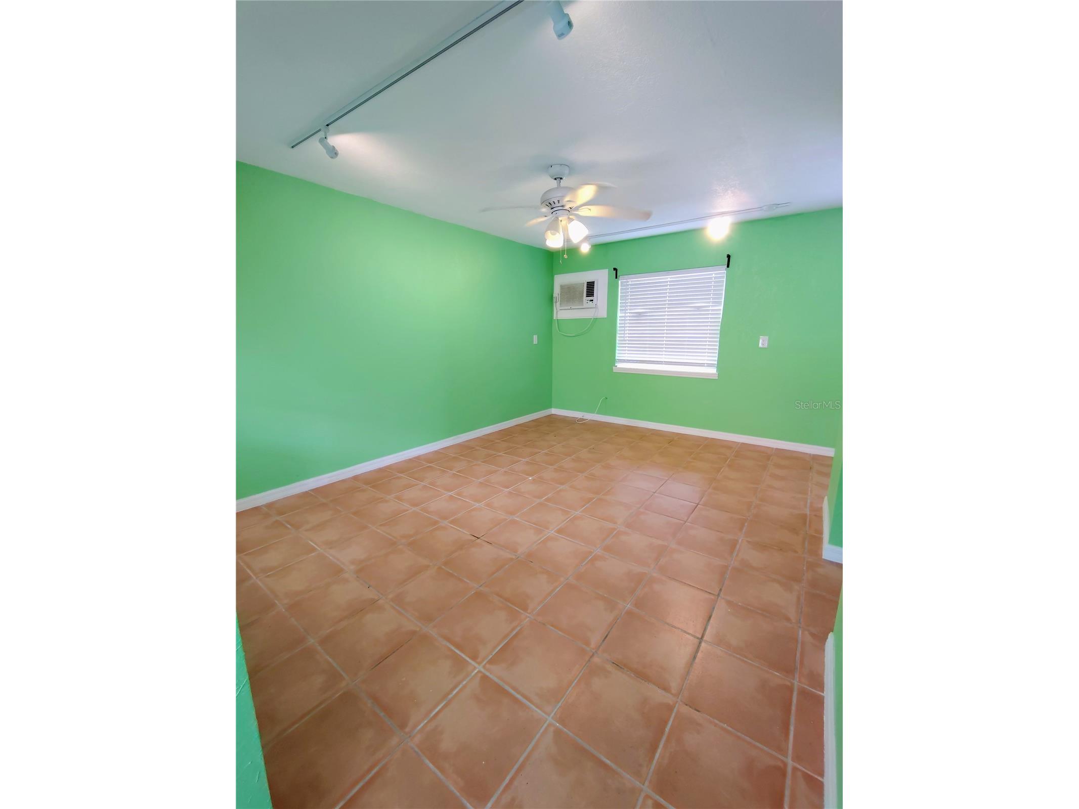 115 145th Avenue E #4 Madeira Beach FL 33708 TB8508830 image4