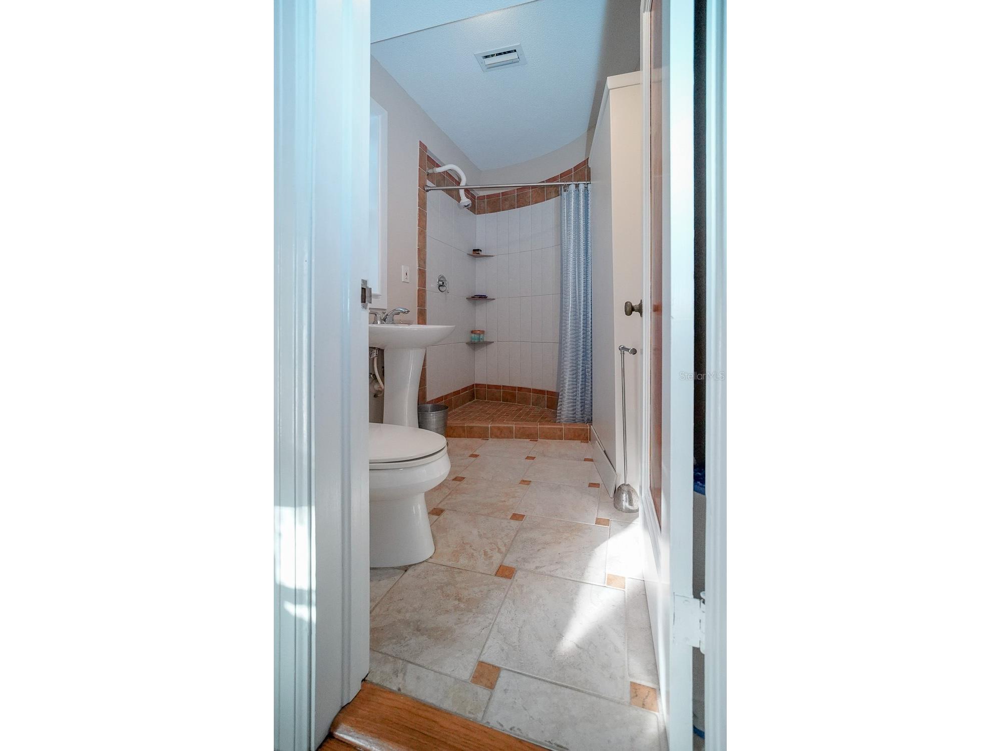 115 21st Avenue NE Saint Petersburg FL 33704 TB8470165 image23