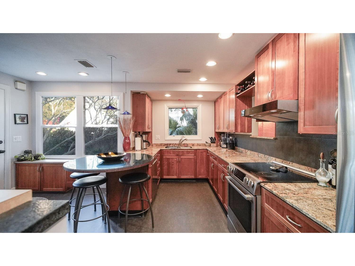 115 21st Avenue NE Saint Petersburg FL 33704 TB8470165 image27