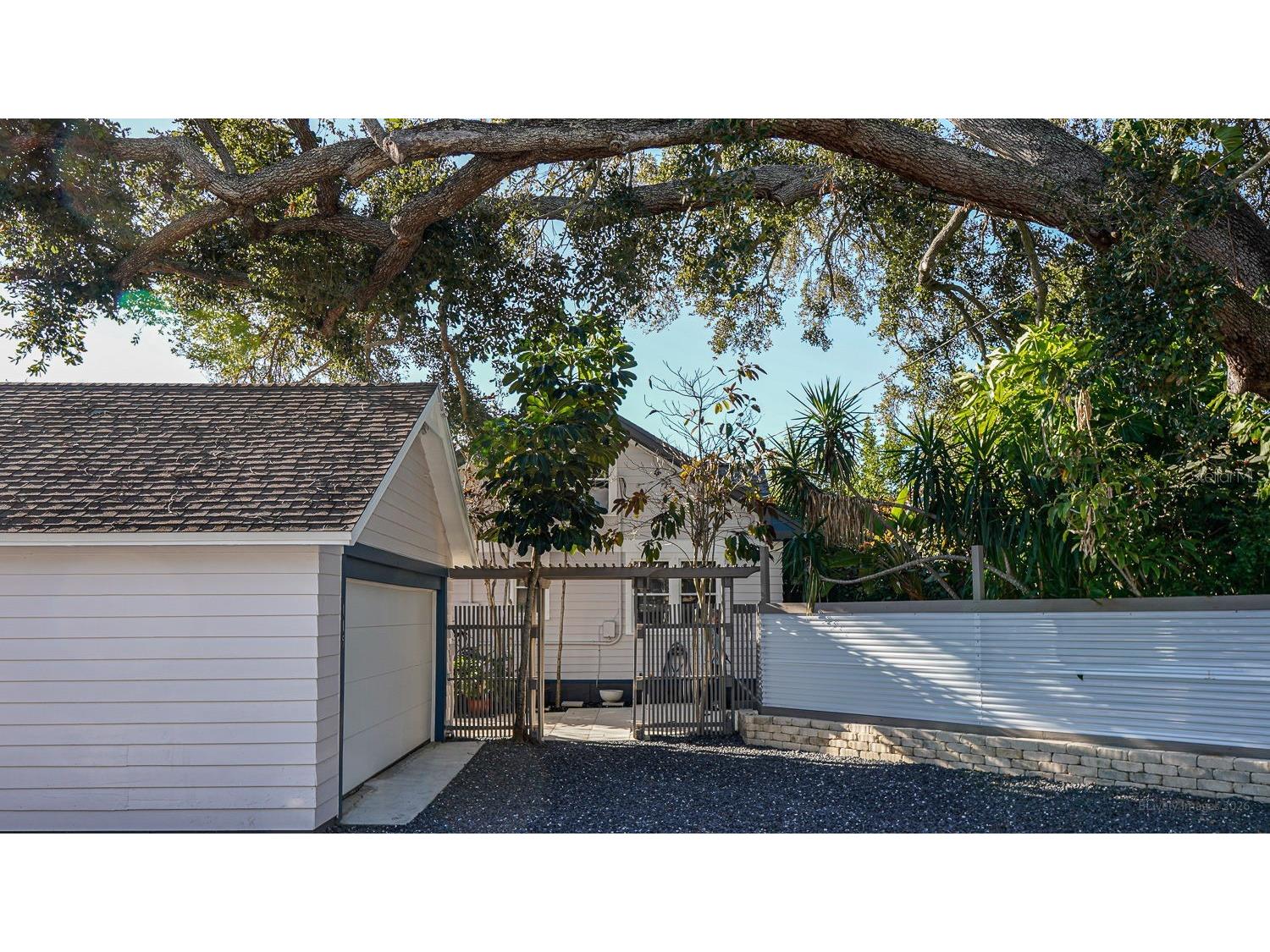 115 21st Avenue NE Saint Petersburg FL 33704 TB8470165 image56