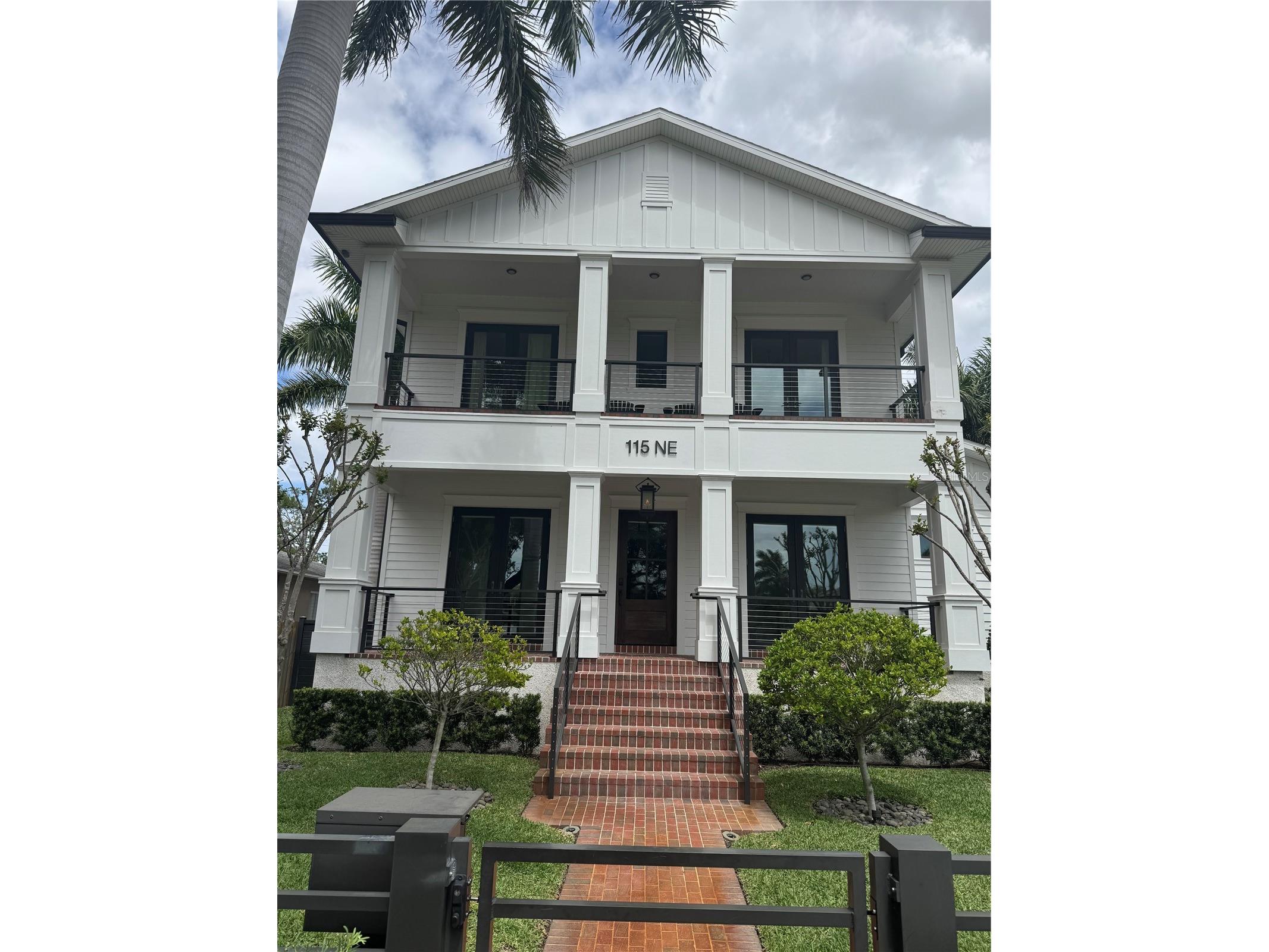 115 27th Avenue NE Saint Petersburg FL 33704 TB8492302 image1