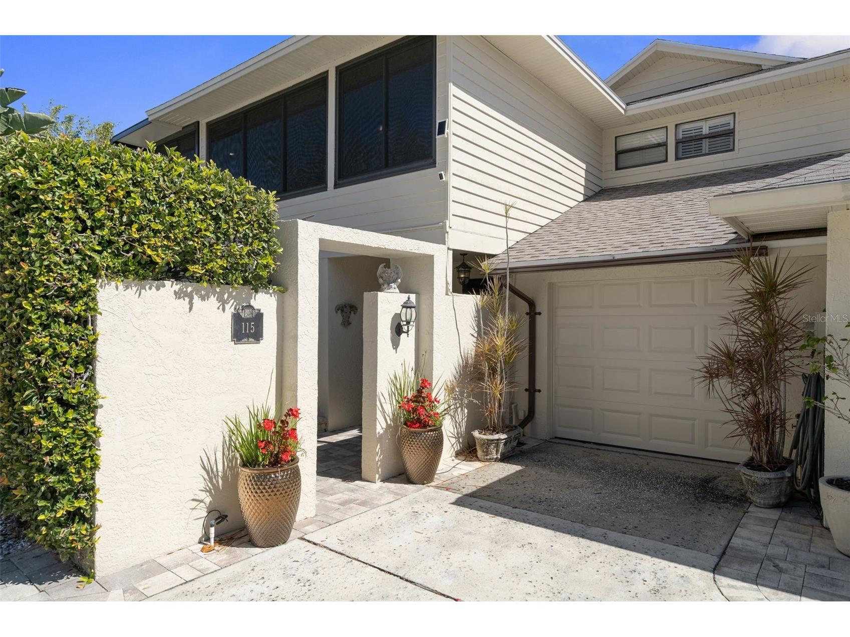115 Colony South Drive Tarpon Springs FL 34689 W7883358 image1