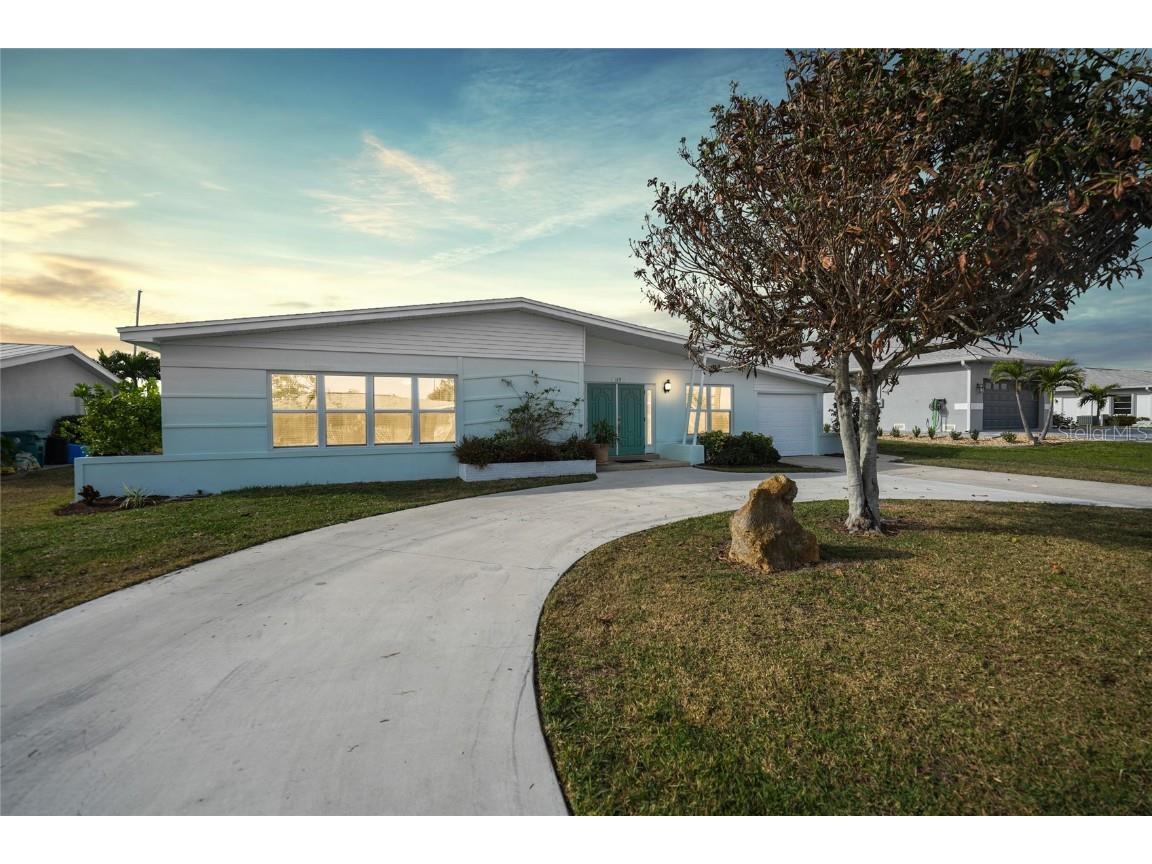 115 Leland Street SE Port Charlotte FL 33952 - MAJESTIC WATERWAY C7502588 image1