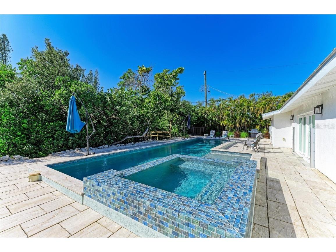 115 Los Cedros Drive Anna Maria FL 34216 - LAKE MARSHA A4675725 image5