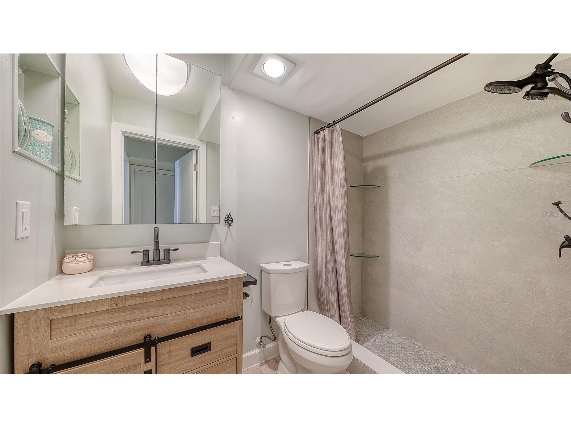 115 Pass Key Road #115 Sarasota FL 34242 - GULF OF MEXICO A4685793 image15