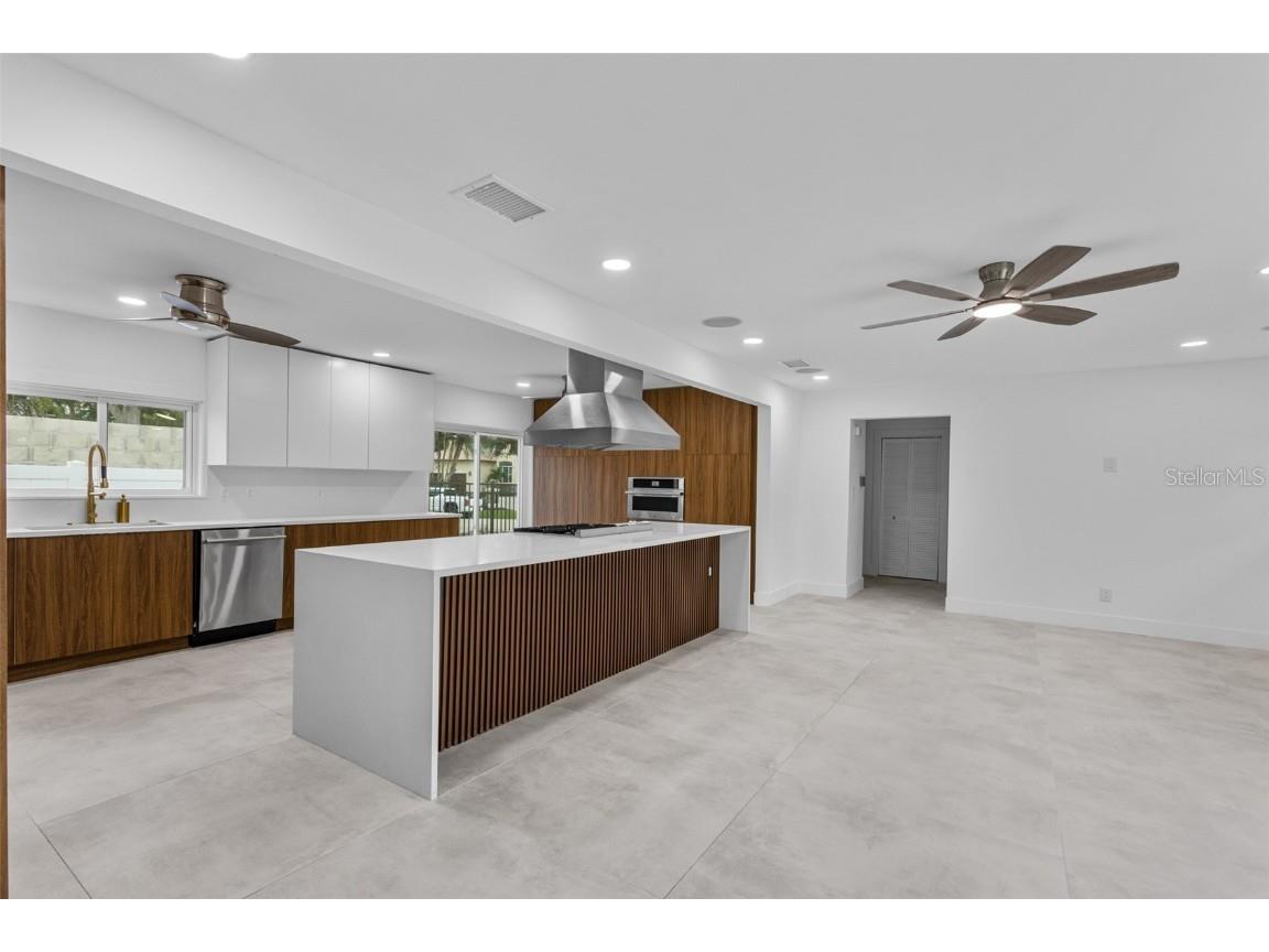 115 Rafael Boulevard NE Saint Petersburg FL 33704 TB8457046 image12