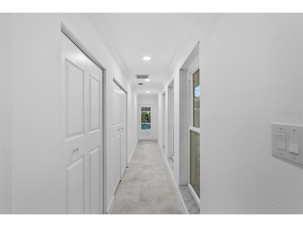 115 Rafael Boulevard NE Saint Petersburg FL 33704 TB8457046 image24