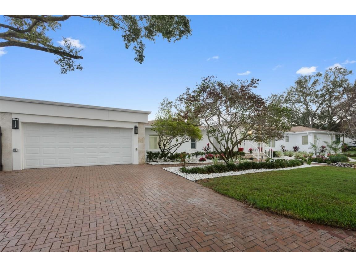 115 Rafael Boulevard NE Saint Petersburg FL 33704 TB8457046 image4