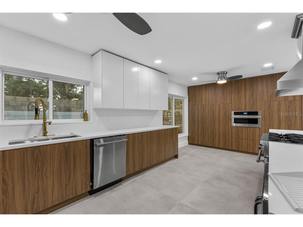 115 Rafael Boulevard NE Saint Petersburg FL 33704 TB8457046 image7