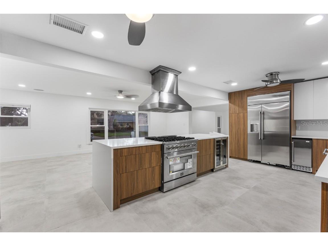 115 Rafael Boulevard NE Saint Petersburg FL 33704 TB8457046 image8