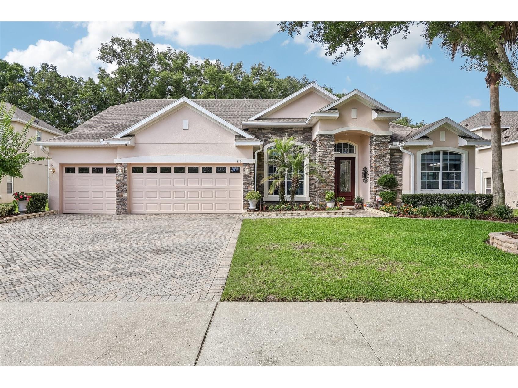 115 W Blue Water Edge Drive Eustis FL 32736 G5113463 image1