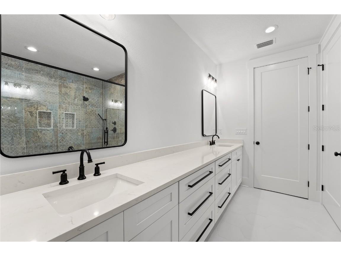 115 W Hiawatha Street #1/2 Tampa FL 33604 TB8409272 image40