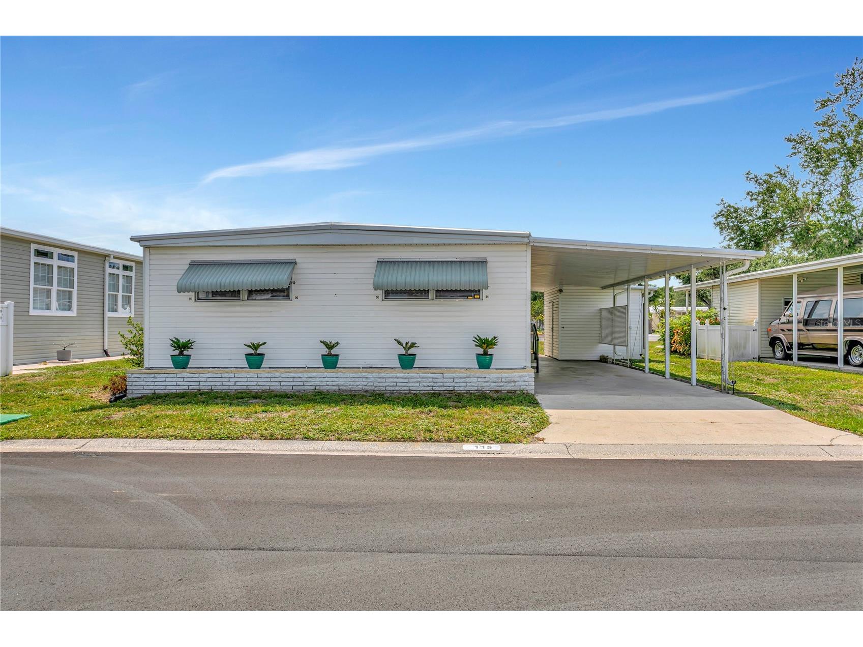 115 White Oak Way Sarasota FL 34237 A4697185 image1