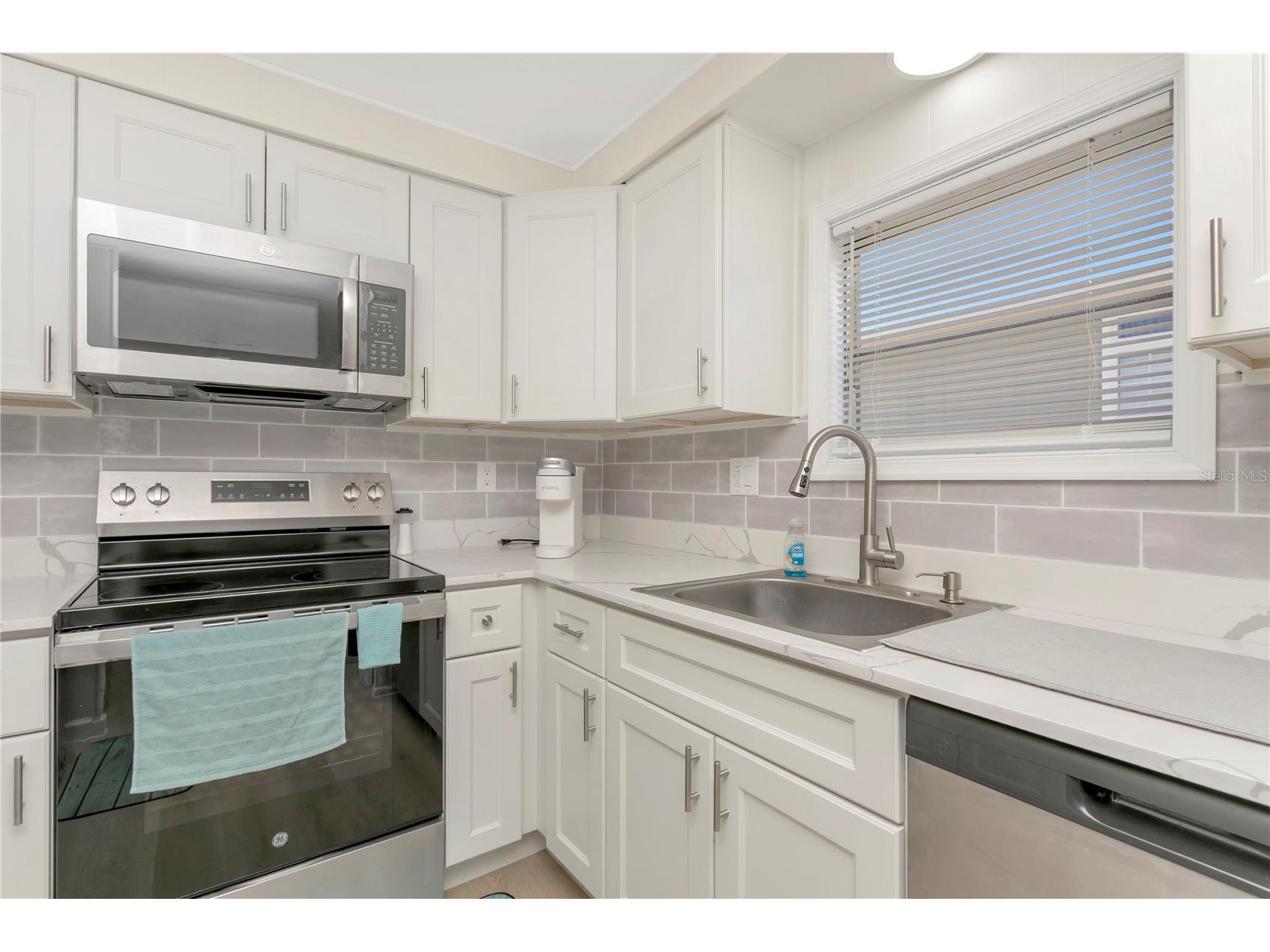 115 White Oak Way Sarasota FL 34237 A4697185 image18
