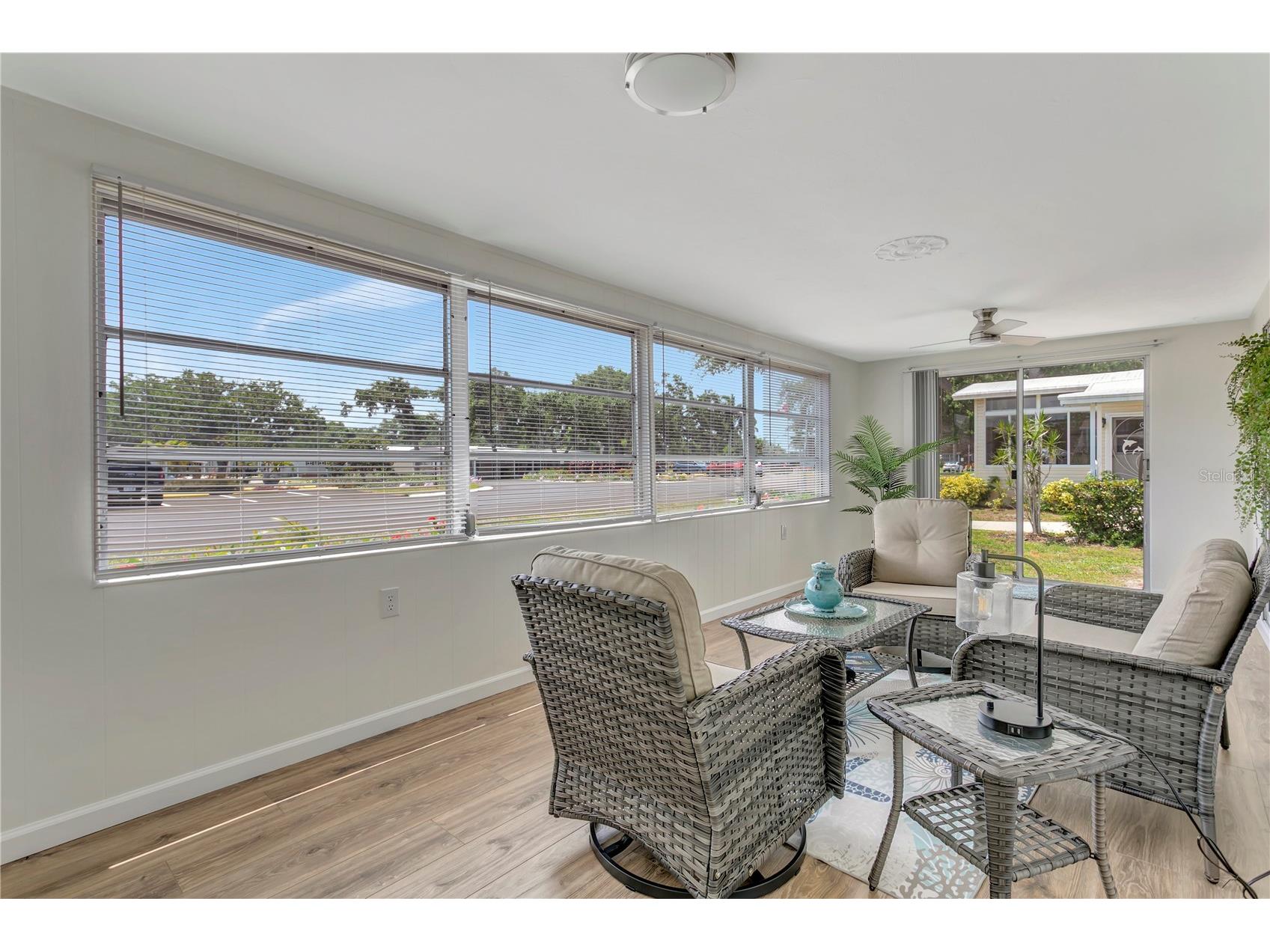 115 White Oak Way Sarasota FL 34237 A4697185 image35