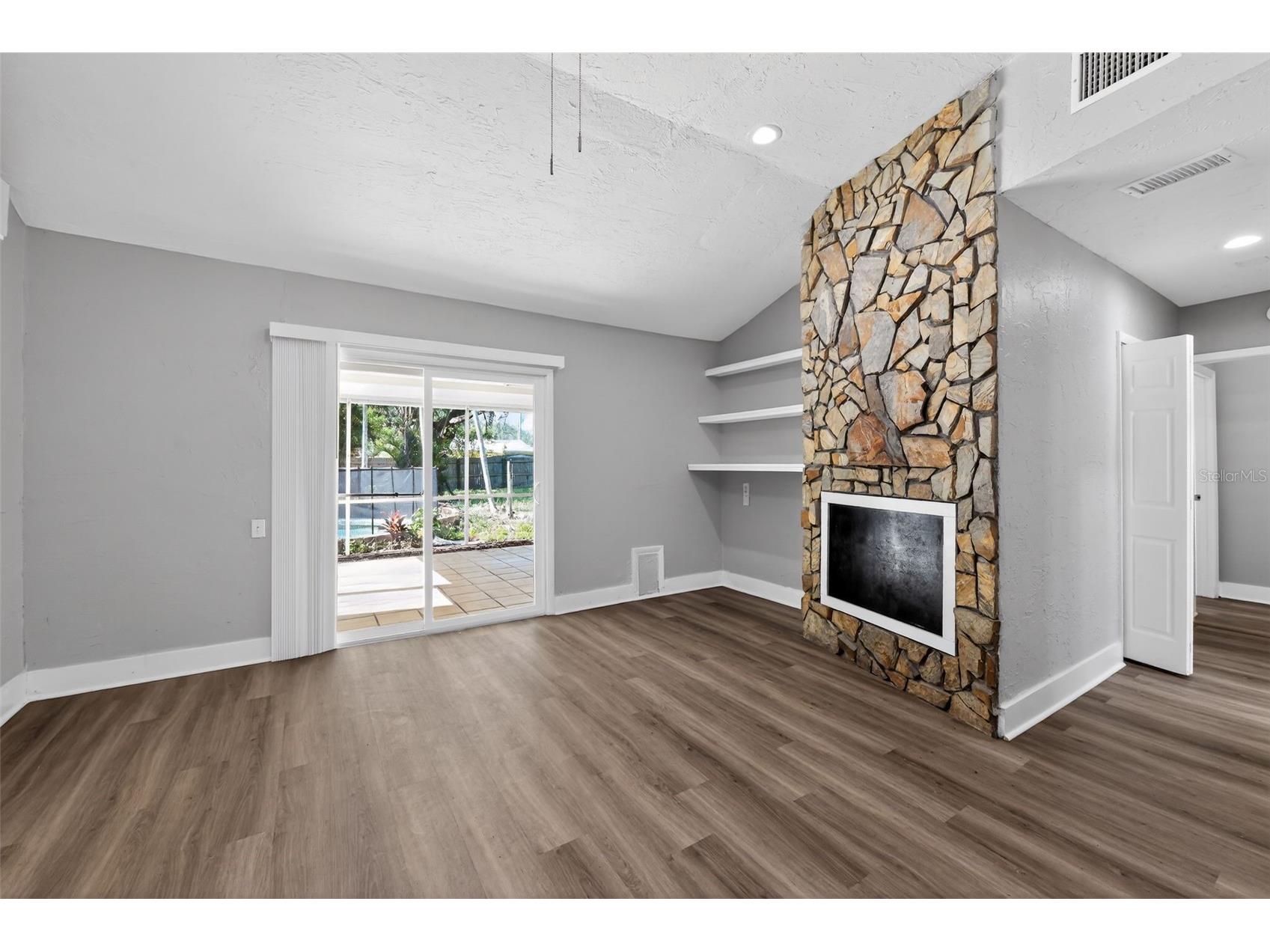 1150 52nd Street Sarasota FL 34234 O6400956 image2