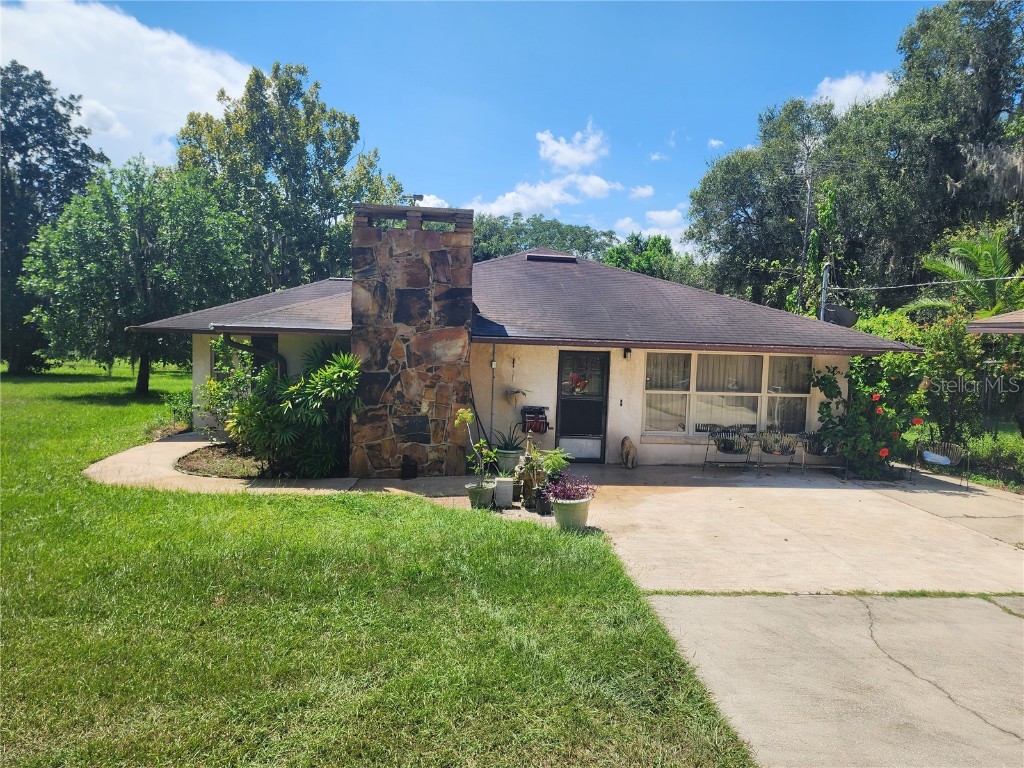 1150 S Ridgewood Avenue Deland FL 32720 V4937610 image1