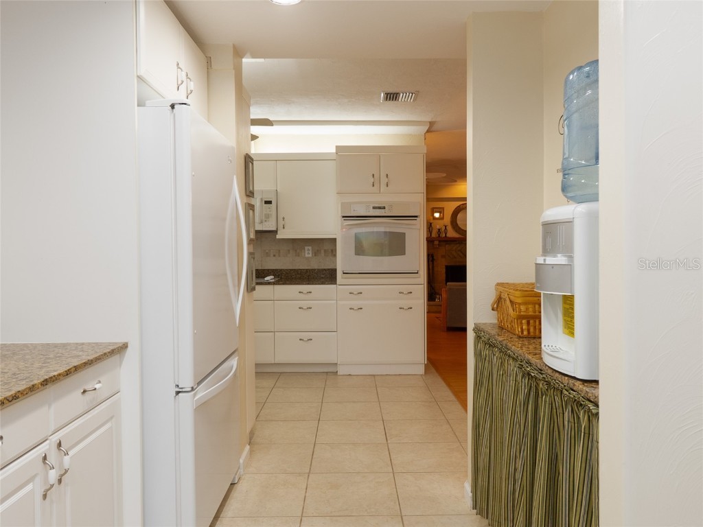 1150 Willis Avenue Sarasota FL 34232 A4666350 image42