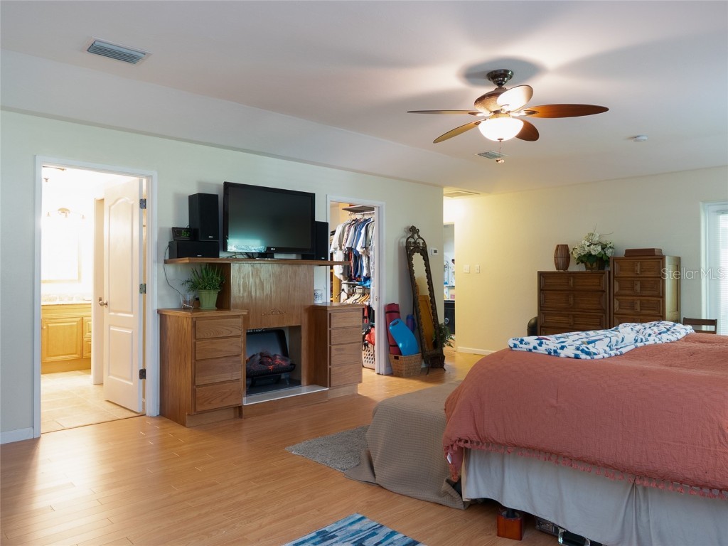 1150 Willis Avenue Sarasota FL 34232 A4666350 image55