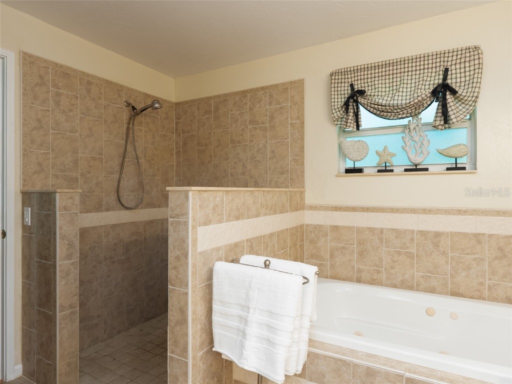 1150 Willis Avenue Sarasota FL 34232 A4666350 image58