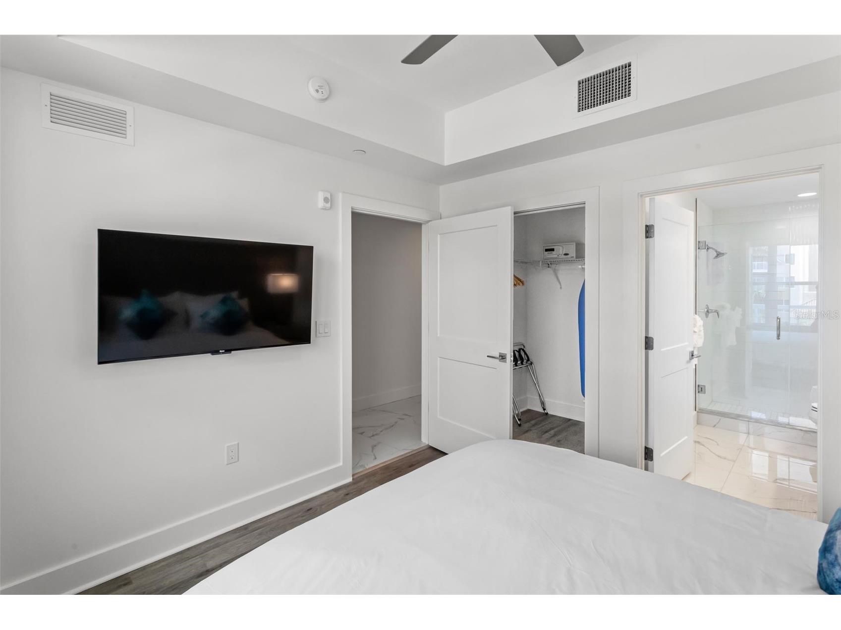 11500 Gulf Boulevard #202 Saint Petersburg FL 33706 TB8496017 image11