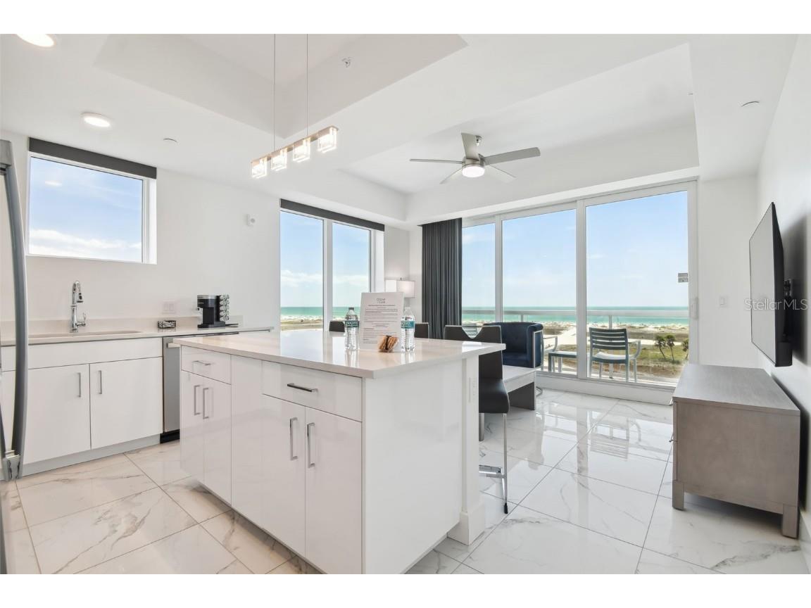 11500 Gulf Boulevard #501 Treasure Island FL 33706 - GULF OF MEXICO U8234243 image1