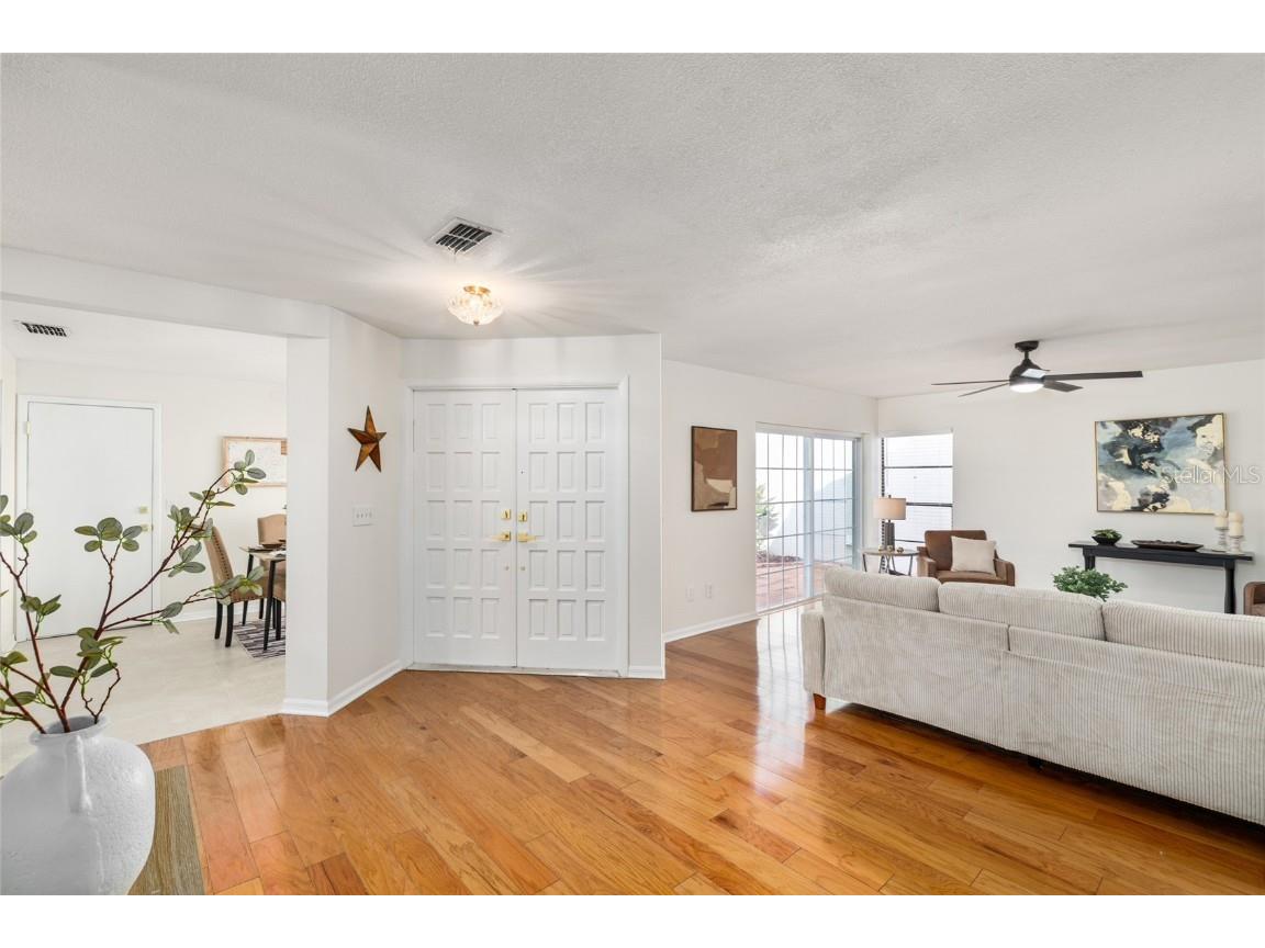 11503 Orilla Del Rio Place Temple Terrace FL 33617 TB8435405 image2