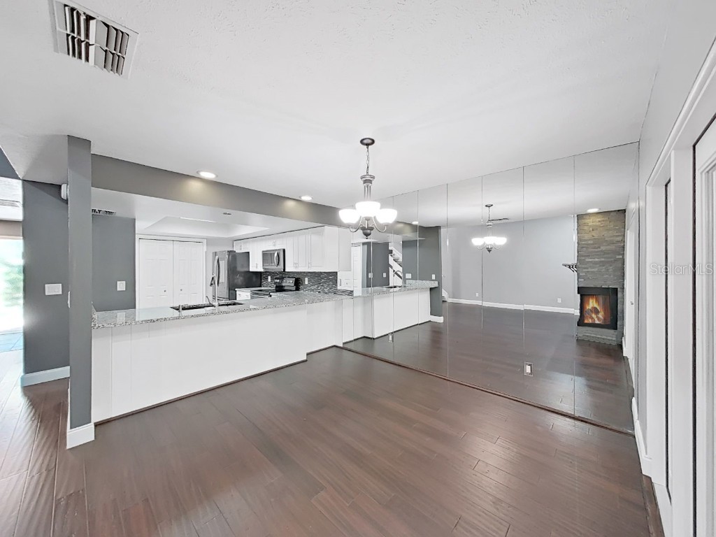 11506 Galleria Drive Tampa FL 33618 TB8432523 image13