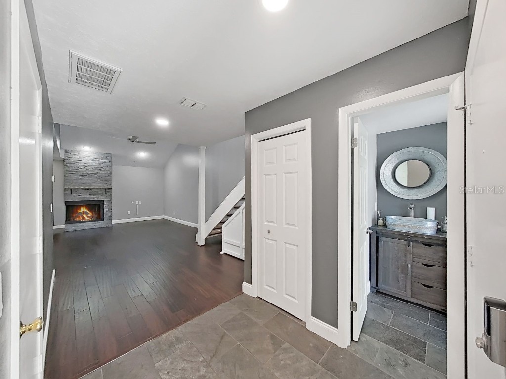 11506 Galleria Drive Tampa FL 33618 TB8432523 image5