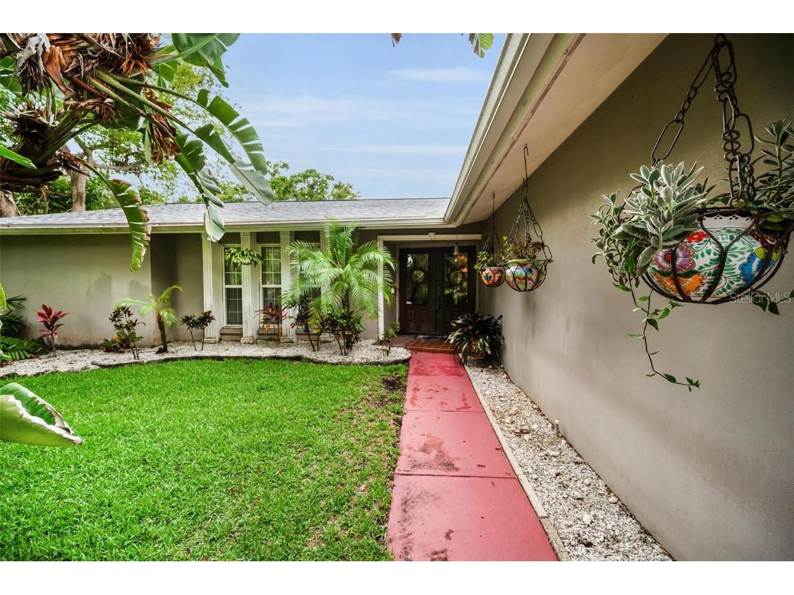 1151 Lancer Lane Tarpon Springs FL 34689 TB8392945 image1