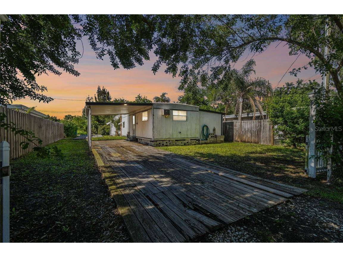 1151 Monaco Drive NE Saint Petersburg FL 33702 U8236547 image1