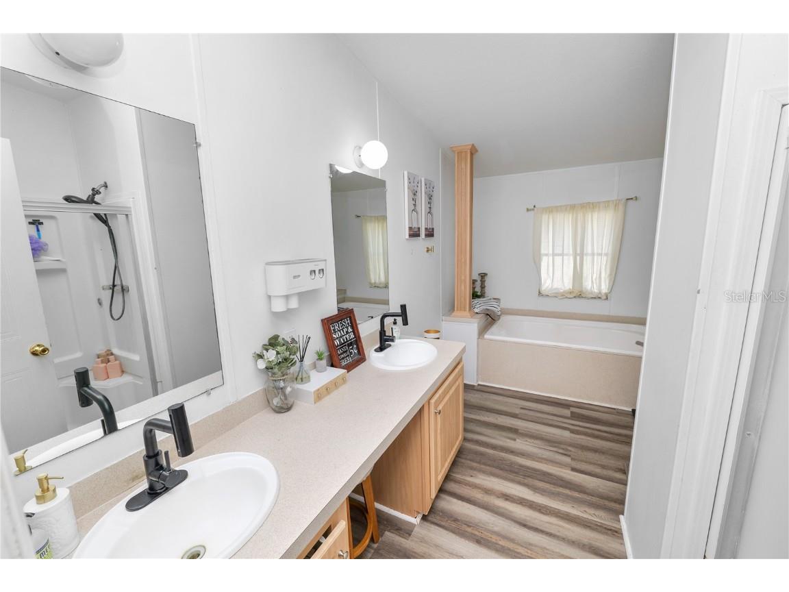 11516 Tuten Loop Lithia FL 33547 L4957835 image24