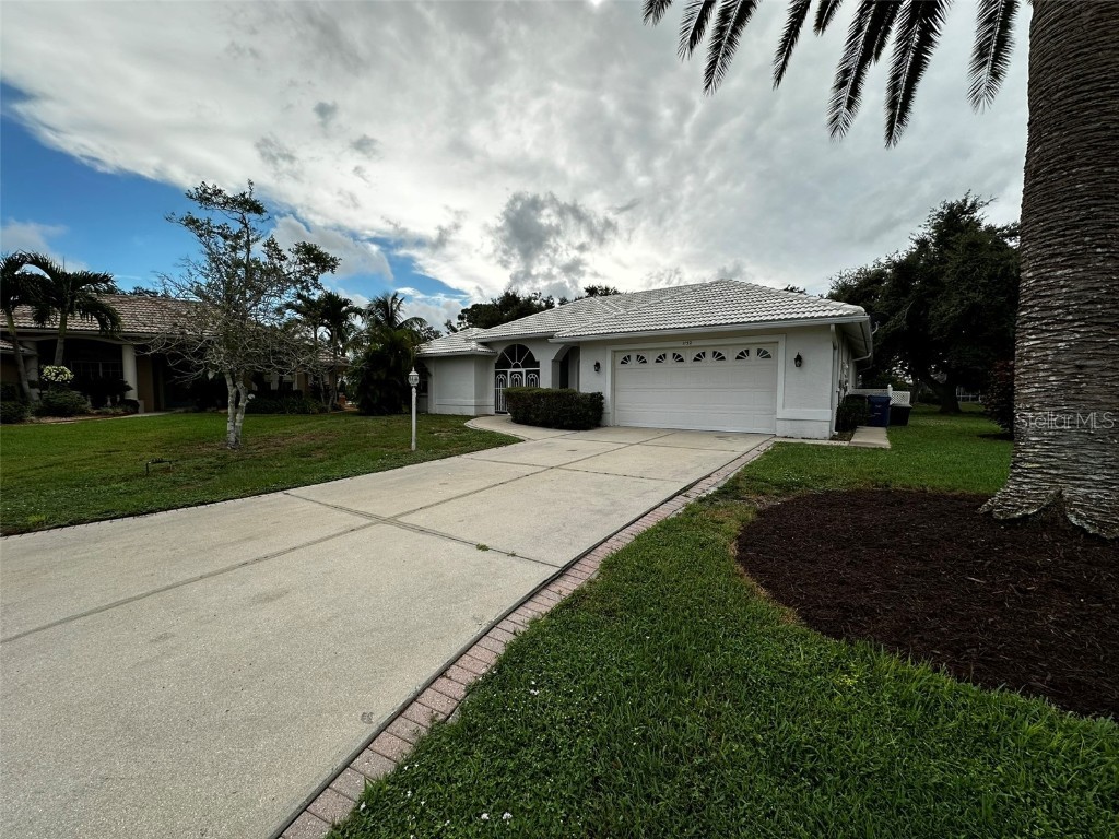 1152 Deardon Drive Venice FL 34292 A4582347 image1