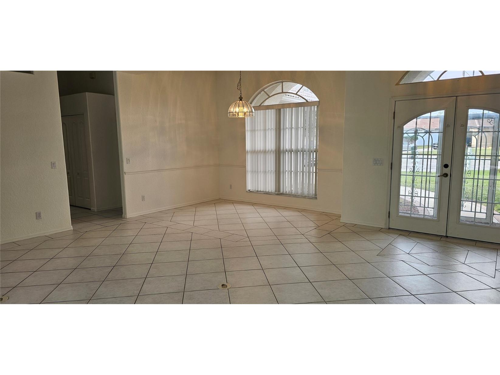 1152 Deardon Drive Venice FL 34292 A4668002 image4