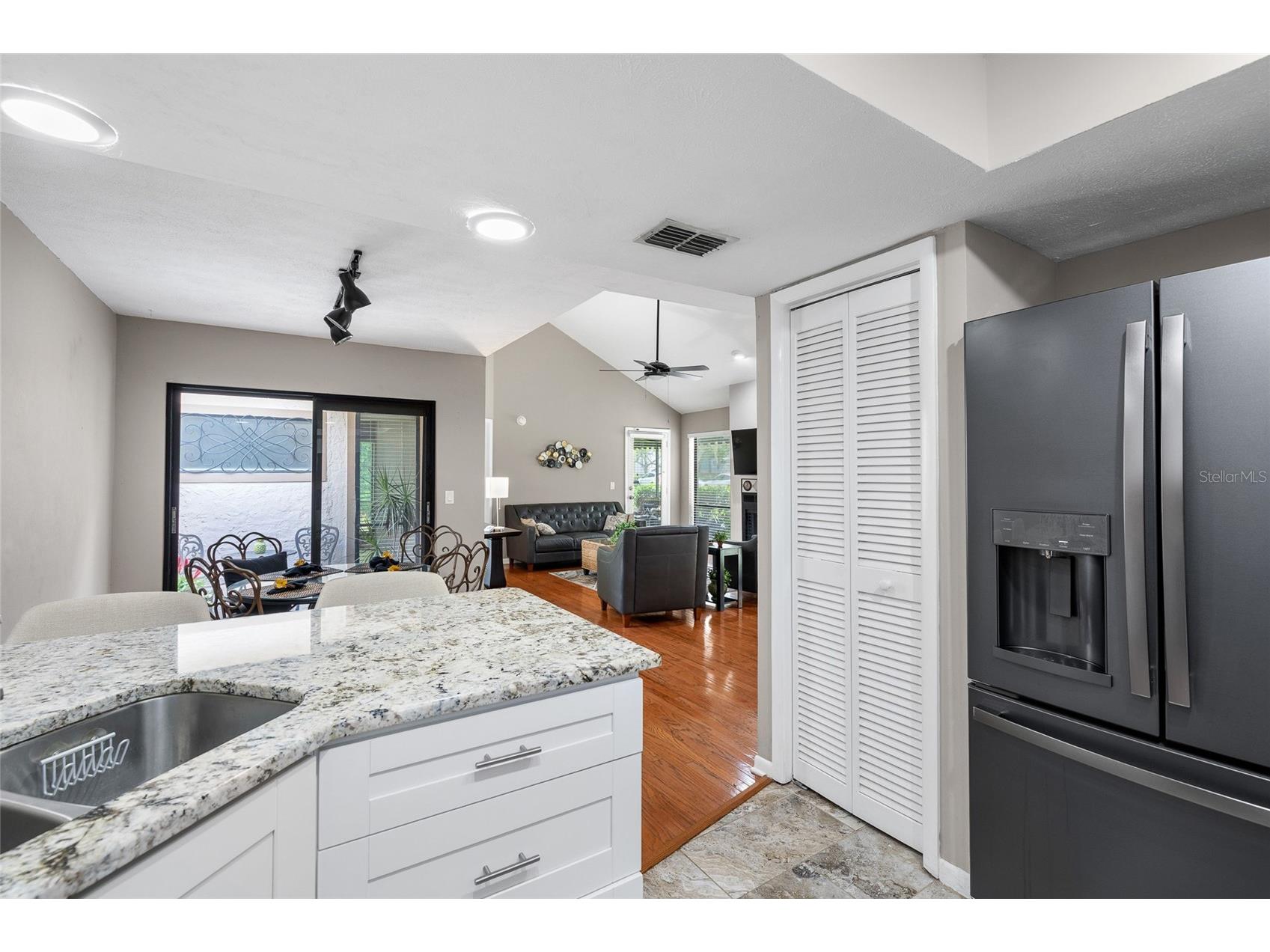 11520 Galleria Drive Tampa FL 33618 TB8526894 image11