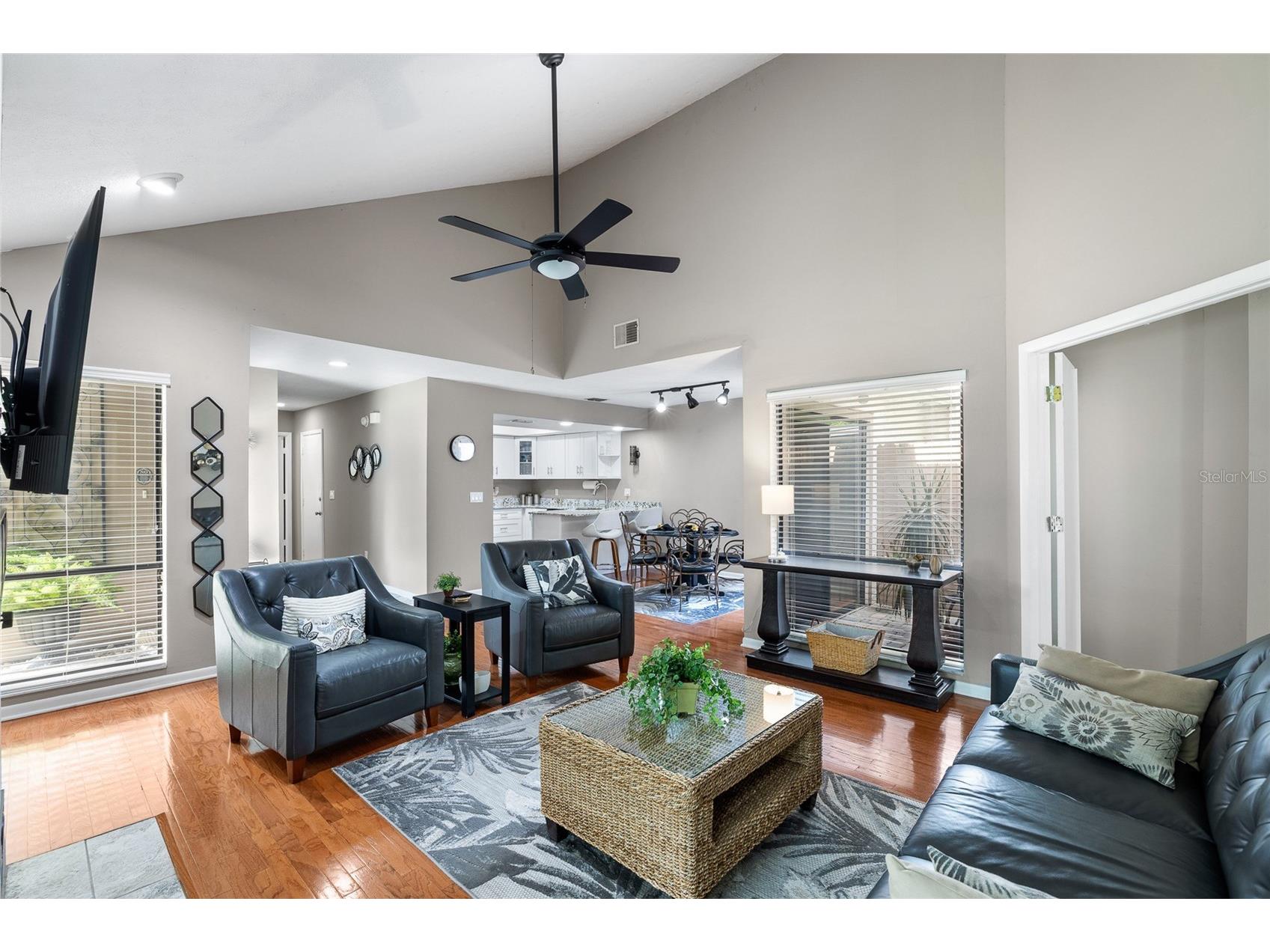 11520 Galleria Drive Tampa FL 33618 TB8526894 image7