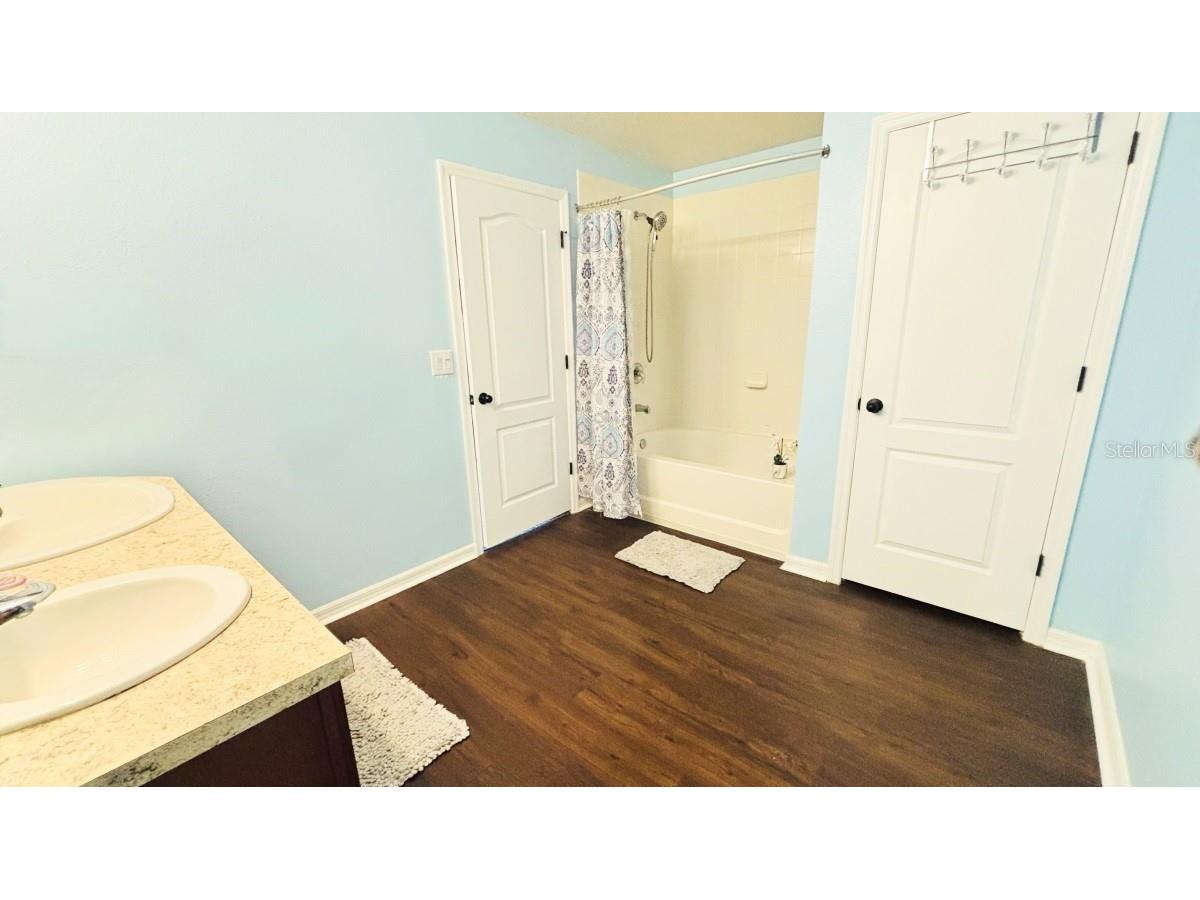 11521 Southern Creek Drive Gibsonton FL 33534 A4688705 image10