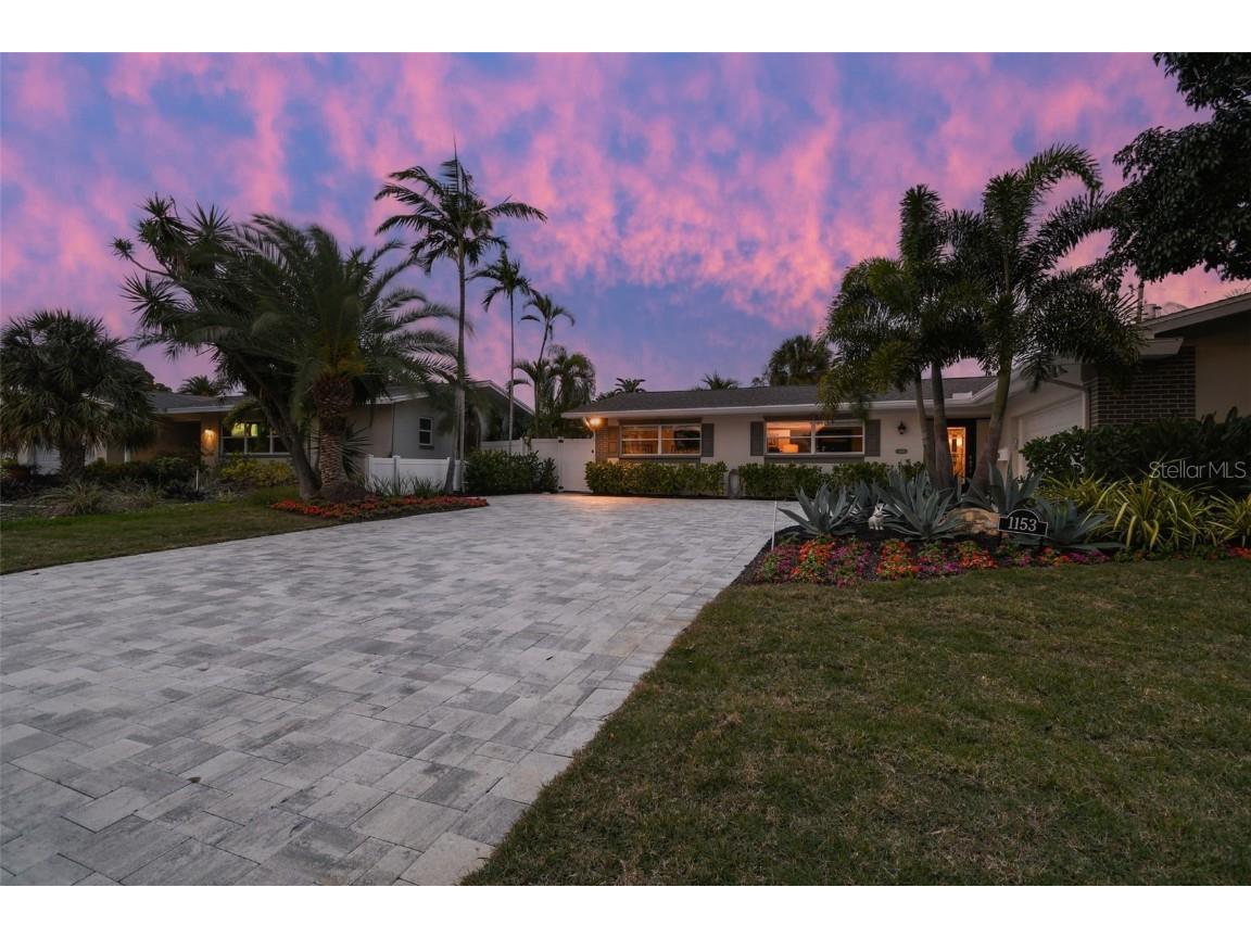 1153 40th Avenue NE Saint Petersburg FL 33703 U8224924 image1