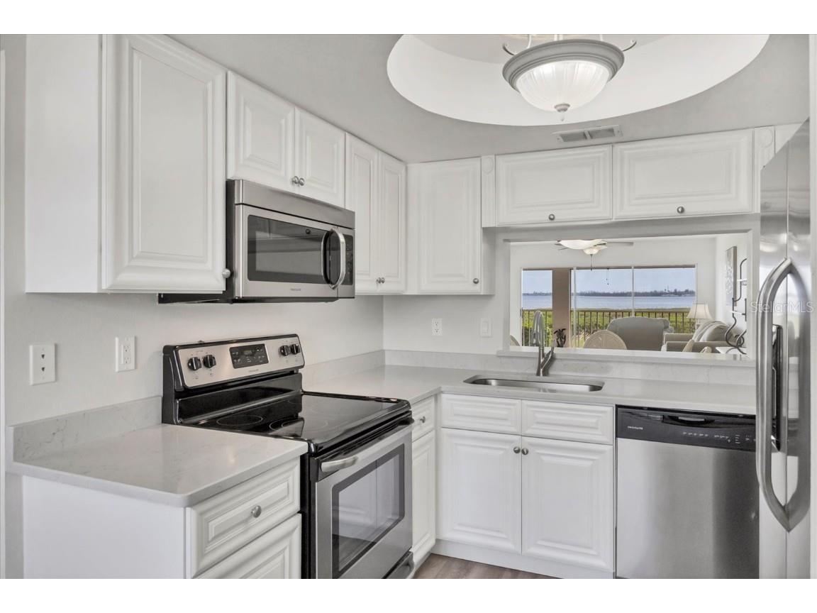 1153 Edgewater Circle Bradenton FL 34209 A4667325 image9