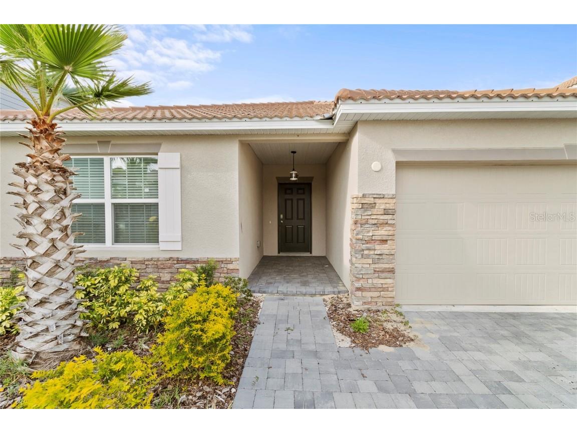 1154 Oak Bluff Drive Davenport FL 33837 O6190821 image1